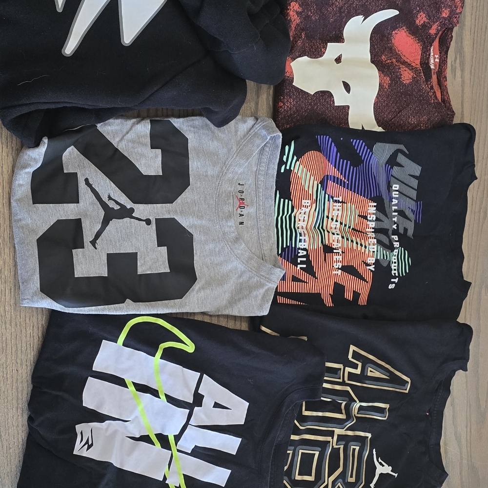 11 Item Lot, Mostly Is Nike